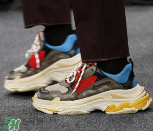 balenciaga triple s怎么預(yù)定？巴黎世家秋冬新款運(yùn)動(dòng)鞋在哪預(yù)定？