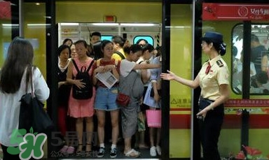 為什么開設女性車廂？應不應該開設女性車廂