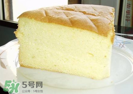 戚風蛋糕怎么做才松軟？戚風蛋糕怎么切開