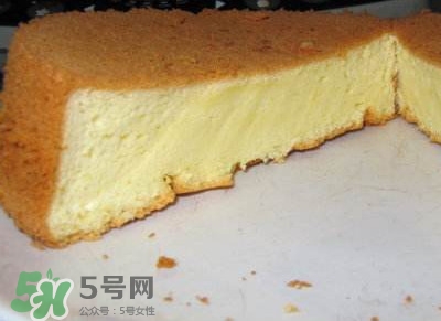 怎么判斷戚風(fēng)蛋糕烤熟了？戚風(fēng)蛋糕沒烤熟怎么辦