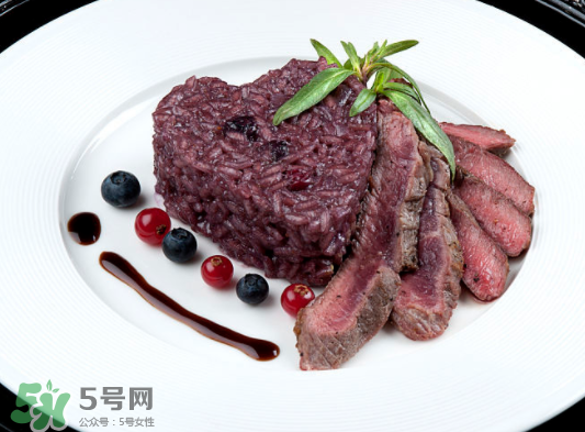 藍莓和牛肉能一起吃嗎？藍莓和牛肉會過敏嗎？