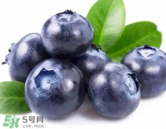 藍(lán)莓和梨子能一起吃嗎？藍(lán)莓雪梨果汁的做法