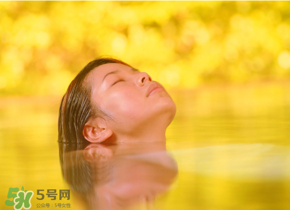 夏天可以泡溫泉嗎？冬天泡溫泉好還是夏天泡溫泉好？