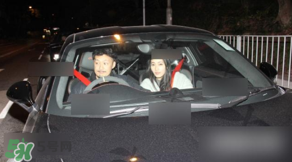 余文樂首曬女友美照 余文樂女朋友是誰？