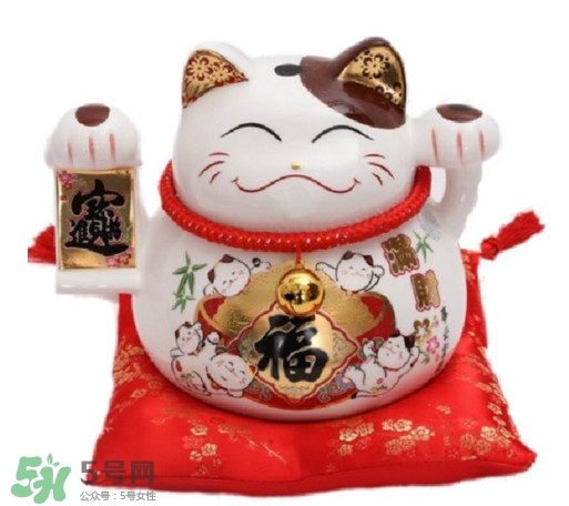 招財貓有什么講究？招財貓左手招什么右手招什么？
