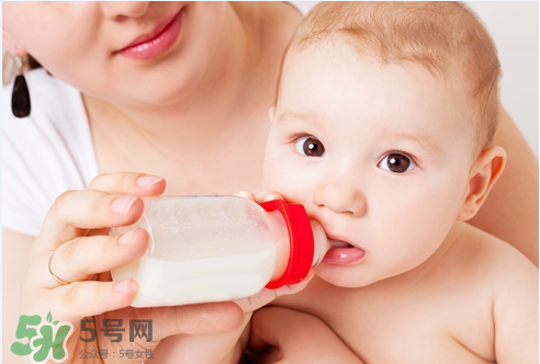 八月份可以斷奶嗎？8月份可以斷奶嗎？