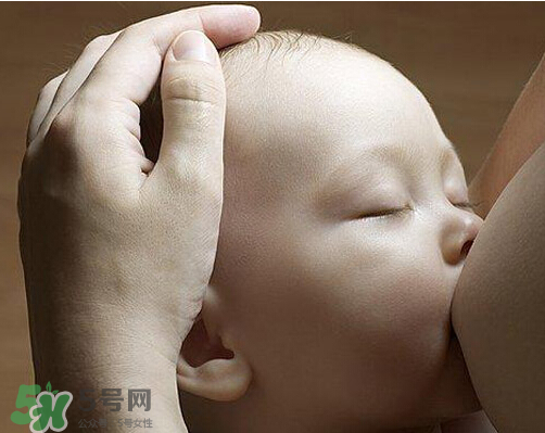八月份可以斷奶嗎？8月份可以斷奶嗎？