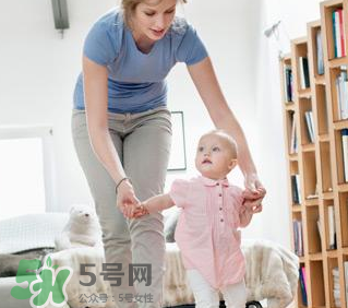 怎么糾正寶寶內(nèi)八字腳？寶寶八字腳幾歲前可以糾正？
