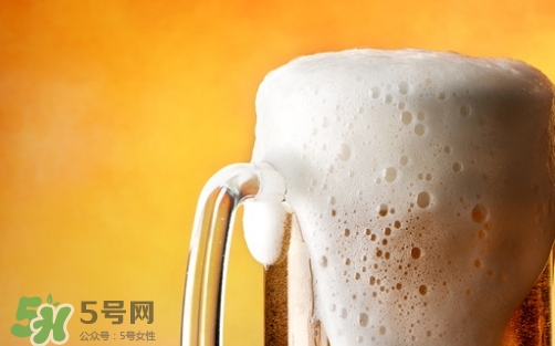 啤酒打開了隔夜還能喝嗎？喝隔夜的啤酒有什么危害？