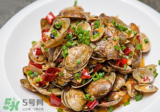 花甲泡了一夜還能吃嗎？花甲泡了一夜吃了會怎樣