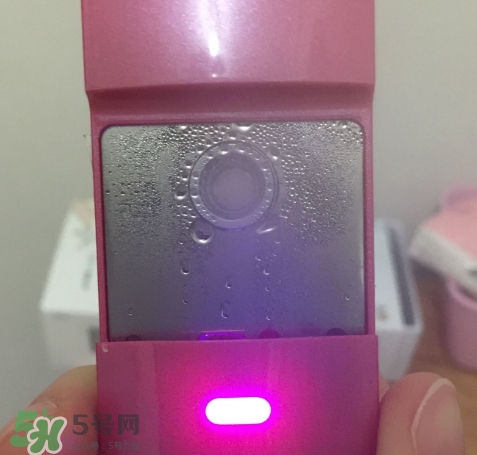 補水儀可以帶水充電嗎？補水儀怎么充電