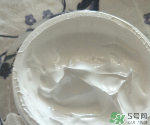 凱芙蘭素顏霜怎么用？凱芙蘭w9素顏霜使用方法