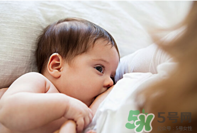 新生兒吃母乳會撐到嗎？新生兒吃母乳會吃撐嗎？