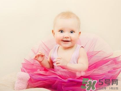 新生兒吃母乳會撐到嗎？新生兒吃母乳會吃撐嗎？
