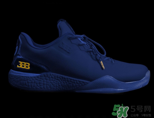 big baller brand zo2獨(dú)立日配色多少錢？球哥簽名鞋官網(wǎng)價(jià)格