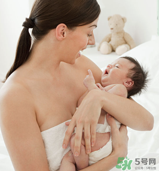 新生兒母乳喂養(yǎng)腹瀉需要換奶粉喂嗎？