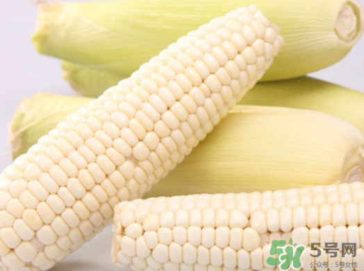 白玉米煮后變黃能吃嗎？白玉米為什么變黃了？