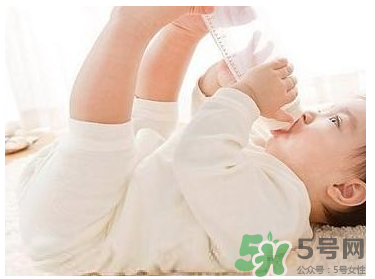 新生兒一月長幾斤正常？新生兒一月長多少厘米？