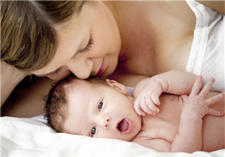 新生兒吃母乳拉稀是怎么回事？新生兒吃母乳拉稀怎么辦？