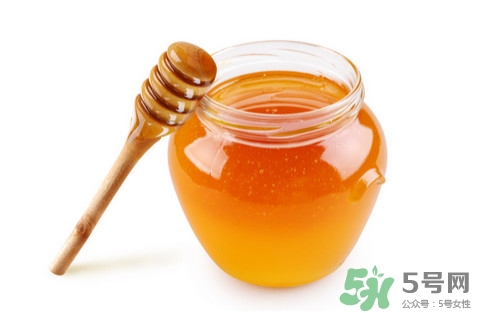 黑枸杞能和蜂蜜一起喝嗎？蜂蜜可以和黑枸杞一起喝嗎