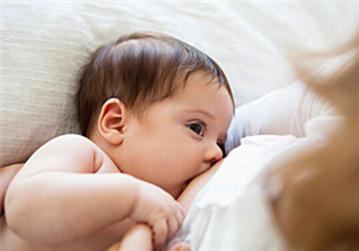 新生兒吃母乳一次吃多久？新生兒吃母乳一次十分鐘正常嗎？