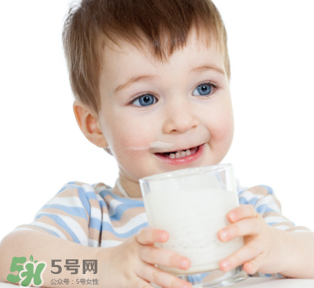 兒童能喝老年人奶粉嗎？老年人奶粉小孩能不能喝？