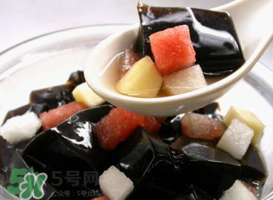 龜苓膏是烏龜做的嗎？龜苓膏是什么做的？