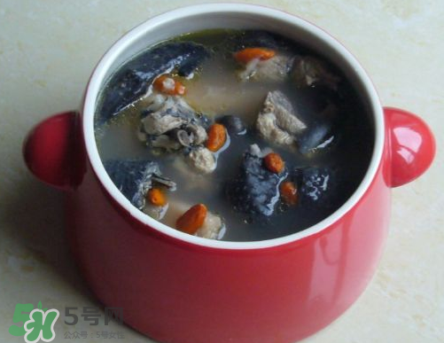 榴蓮殼燉排骨殼能吃嗎？榴蓮殼燉排骨什么味道？