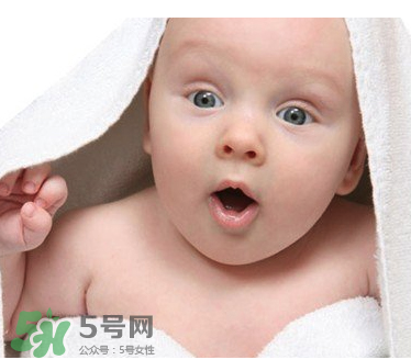 嬰兒吐奶和奶粉有關(guān)系嗎？嬰兒吐奶需要換奶粉嗎？