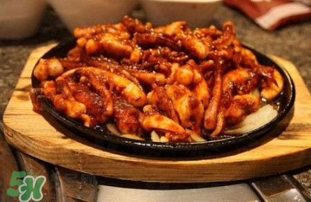 鐵板魷魚怎么做好吃？鐵板魷魚使用了什么香料