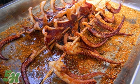 鐵板魷魚怎么做好吃？鐵板魷魚使用了什么香料
