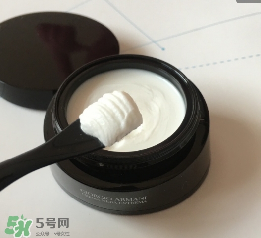 阿瑪尼黑鑰匙眼霜多少錢(qián)？阿瑪尼黑鑰匙眼霜專柜價(jià)格