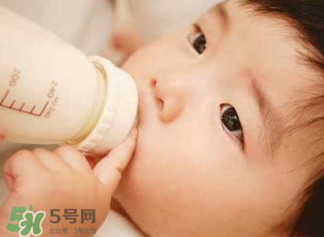如何戒夜奶寶寶不痛苦？寶寶如何戒夜奶？