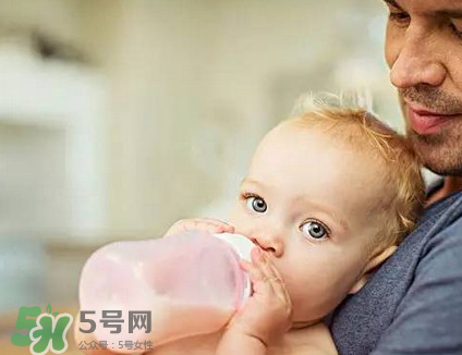 戒夜奶的最佳時(shí)間 幾個(gè)月戒夜奶最好？