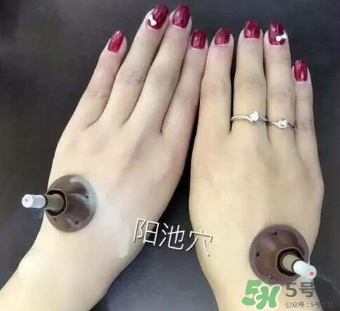 艾艾貼灸出水珠為什么？艾艾貼后有水珠要擦嗎？