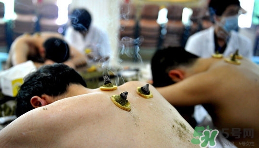 貼三伏灸癢是怎么回事？貼三伏灸癢怎么辦？