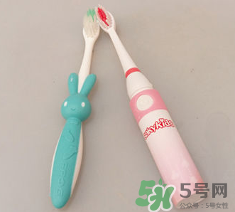 兒童電動(dòng)牙刷聲波的好還是旋轉(zhuǎn)的好？?jī)和妱?dòng)牙刷怎么選？
