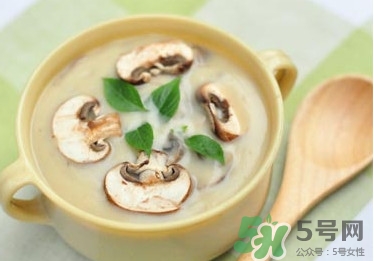 牛奶燉香菇可以治鼻炎嗎？牛奶燉香菇吃了有什么作用？
