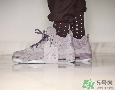 kaws與air jordan 4黑色版本親友限定款什么時(shí)候發(fā)售？