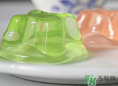 吉利丁片怎么做果凍？吉利丁片怎么做慕斯蛋糕