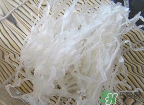吉利丁片與瓊脂有什么不同？吉利丁片和瓊脂的區(qū)別