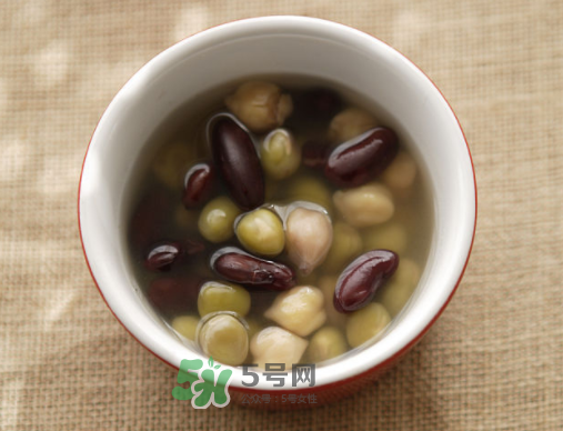 三伏天可以喝綠豆湯嗎？三伏天是喝綠豆湯還是喝生姜水？