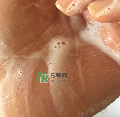 貝蜜清凈痘控油潔面啫喱怎么樣？貝蜜清祛痘控油潔面啫喱好用嗎？
