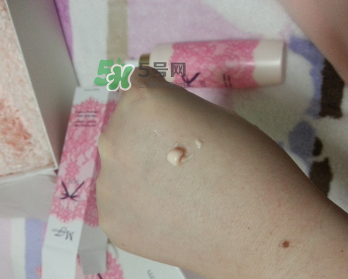 曼妮芬玫瑰身體乳怎么樣？曼妮芬玫瑰絲柔身體乳好用嗎？