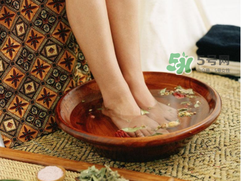 三伏天能用姜泡腳嗎？三伏天用姜泡腳好嗎？