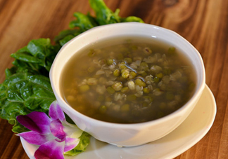 三伏天可以喝綠豆湯嗎？三伏天是喝綠豆湯還是喝生姜水？