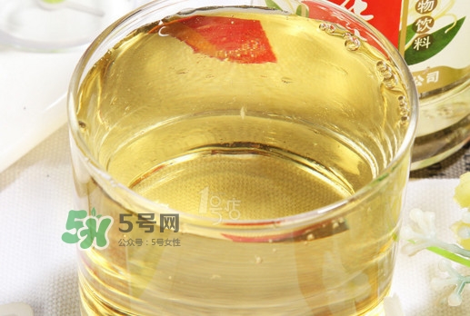 金銀花露是飲料嗎？金銀花露是飲料還是藥？