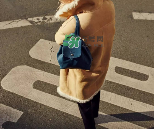 longchamp小羊皮雙肩包多少錢？longchamp雙肩包專柜價格