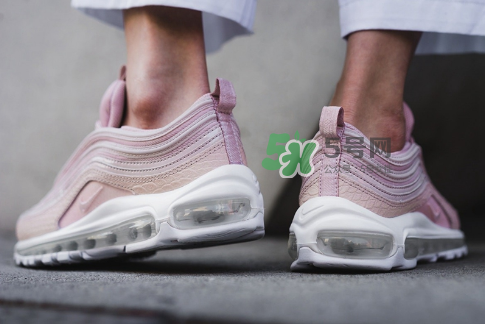 nike air max 97粉色蛇皮怎么樣_上腳效果好看嗎？