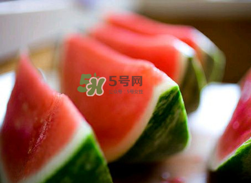 三伏天坐月子可以吃西瓜嗎？三伏天坐月子吃西瓜好嗎？